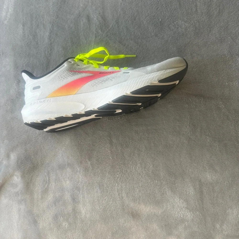 Brooks launch running